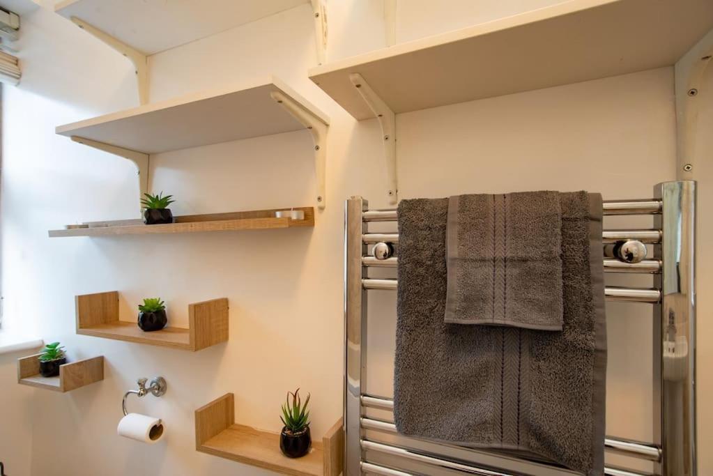 Watford Central Serviced Apartments 2 מראה חיצוני תמונה