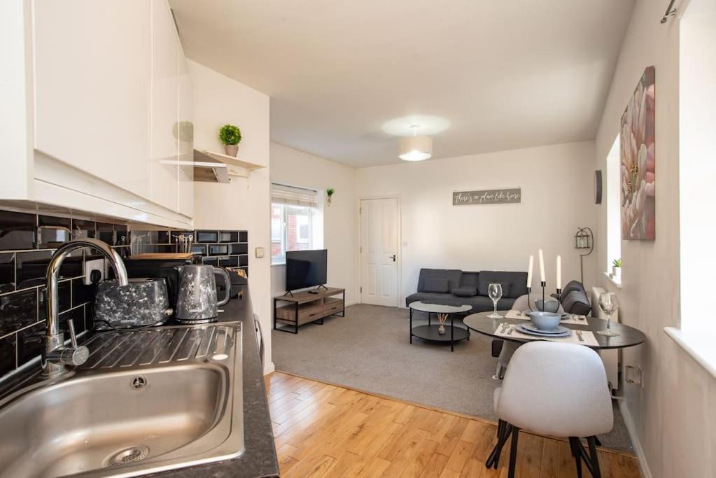 Watford Central Serviced Apartments 2 מראה חיצוני תמונה