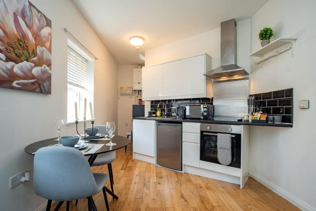 Watford Central Serviced Apartments 2 מראה חיצוני תמונה